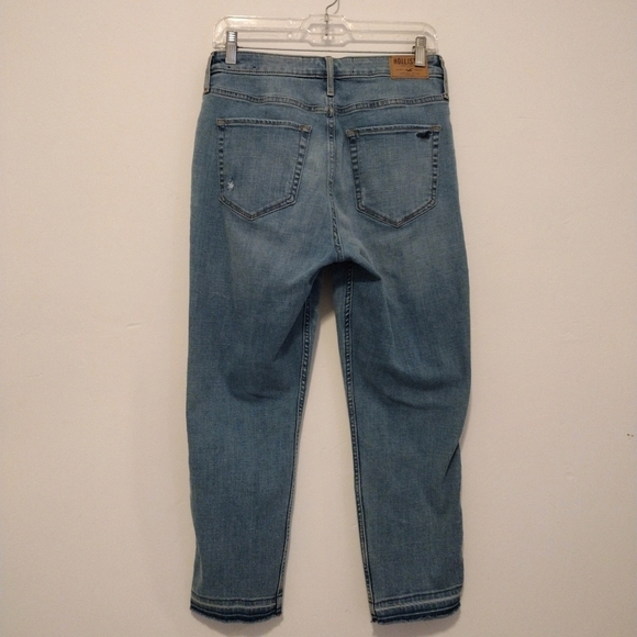 Hollister Collection - Boyfriend High Rise  Distressed Jeans - Picture 7 of 13